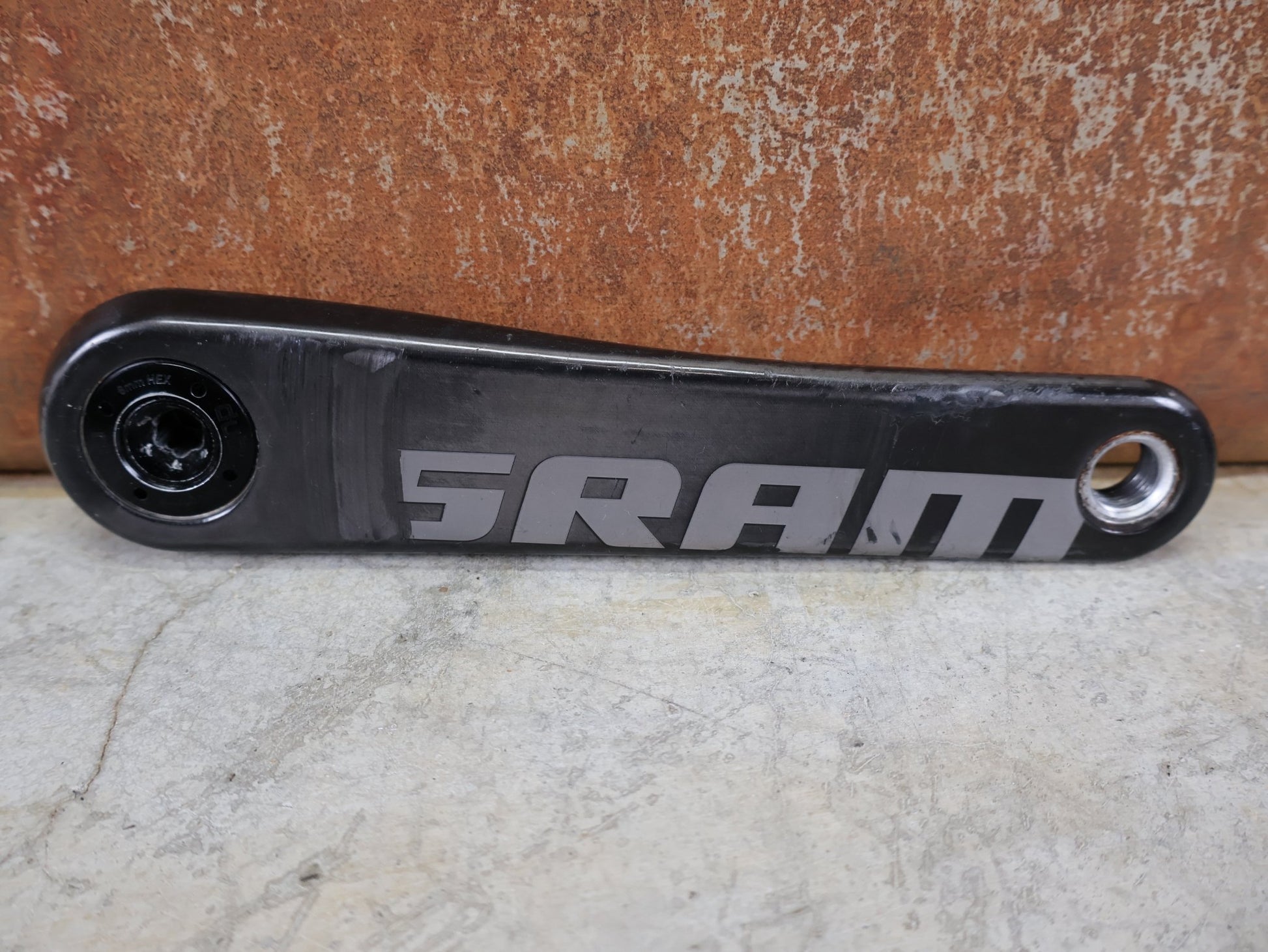 Kurbel von Sram, SRAM RED AXS KURBELARME D1 DUB 8 - BOLT / TEAM EDITION - RACE / 172.5MM vor USEDBIKES - OB.DE Hintergrund