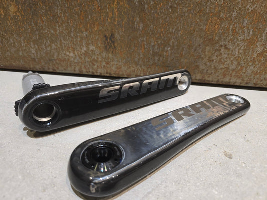 Kurbel von Sram, SRAM RED AXS KURBELARME E1 DUB 8 - BOLT / TEAM EDITION - RACE / 172,5 - 175MM in variant_title vor USEDBIKES - OB.DE Hintergrund