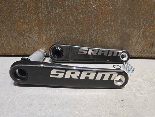 Kurbel von Sram, SRAM RED AXS KURBELARME E1 DUB 8 - BOLT / TEAM EDITION - RACE / 172,5 - 175MM in variant_title vor USEDBIKES - OB.DE Hintergrund