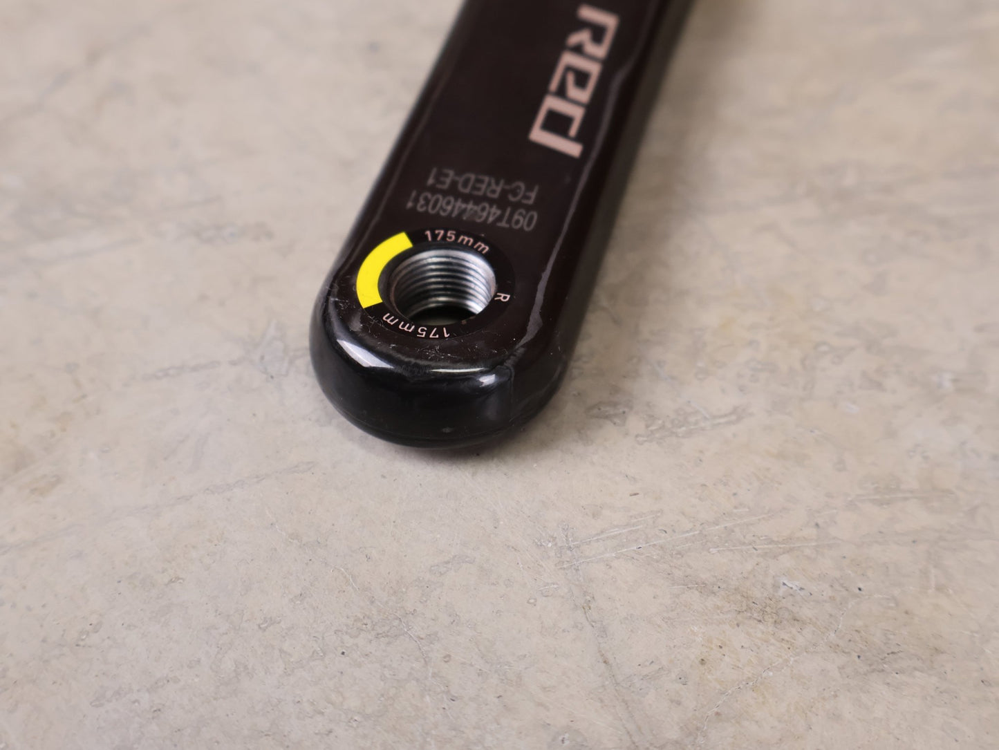 Kurbel von Sram, SRAM RED AXS KURBELARME E1 DUB 8 - BOLT / TEAM EDITION - RACE / 175MM vor USEDBIKES - OB.DE Hintergrund