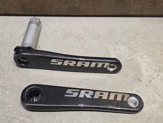 Kurbel von Sram, SRAM RED AXS KURBELARME E1 DUB 8 - BOLT / TEAM EDITION - RACE / 175MM vor USEDBIKES - OB.DE Hintergrund