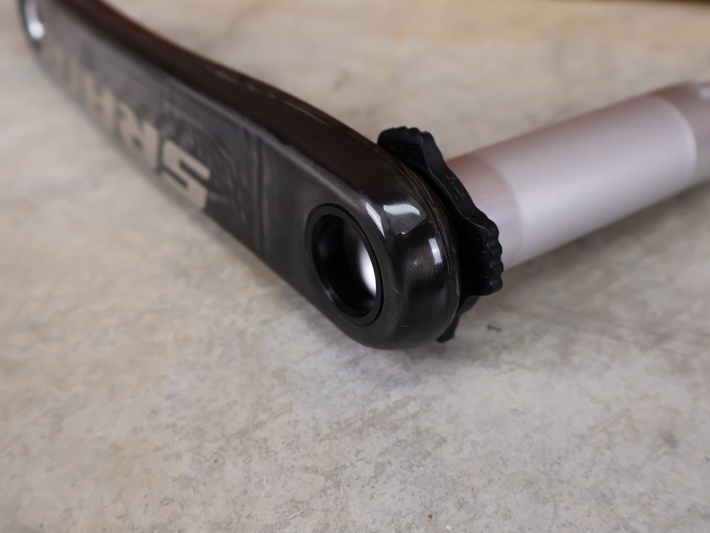 Kurbel von Sram, SRAM RED AXS KURBELARME E1 DUB 8 - BOLT / TEAM EDITION - RACE / 175MM vor USEDBIKES - OB.DE Hintergrund