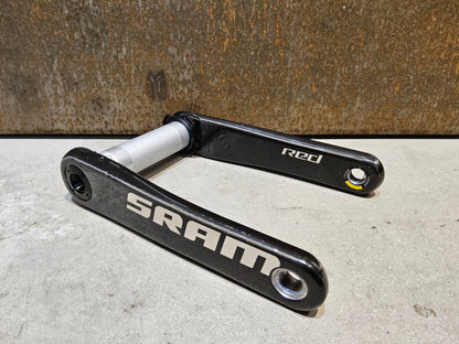 Kurbel von Sram, SRAM RED AXS KURBELARME E1 DUB 8 - BOLT / TEAM EDITION - RACE / 175MM vor USEDBIKES - OB.DE Hintergrund