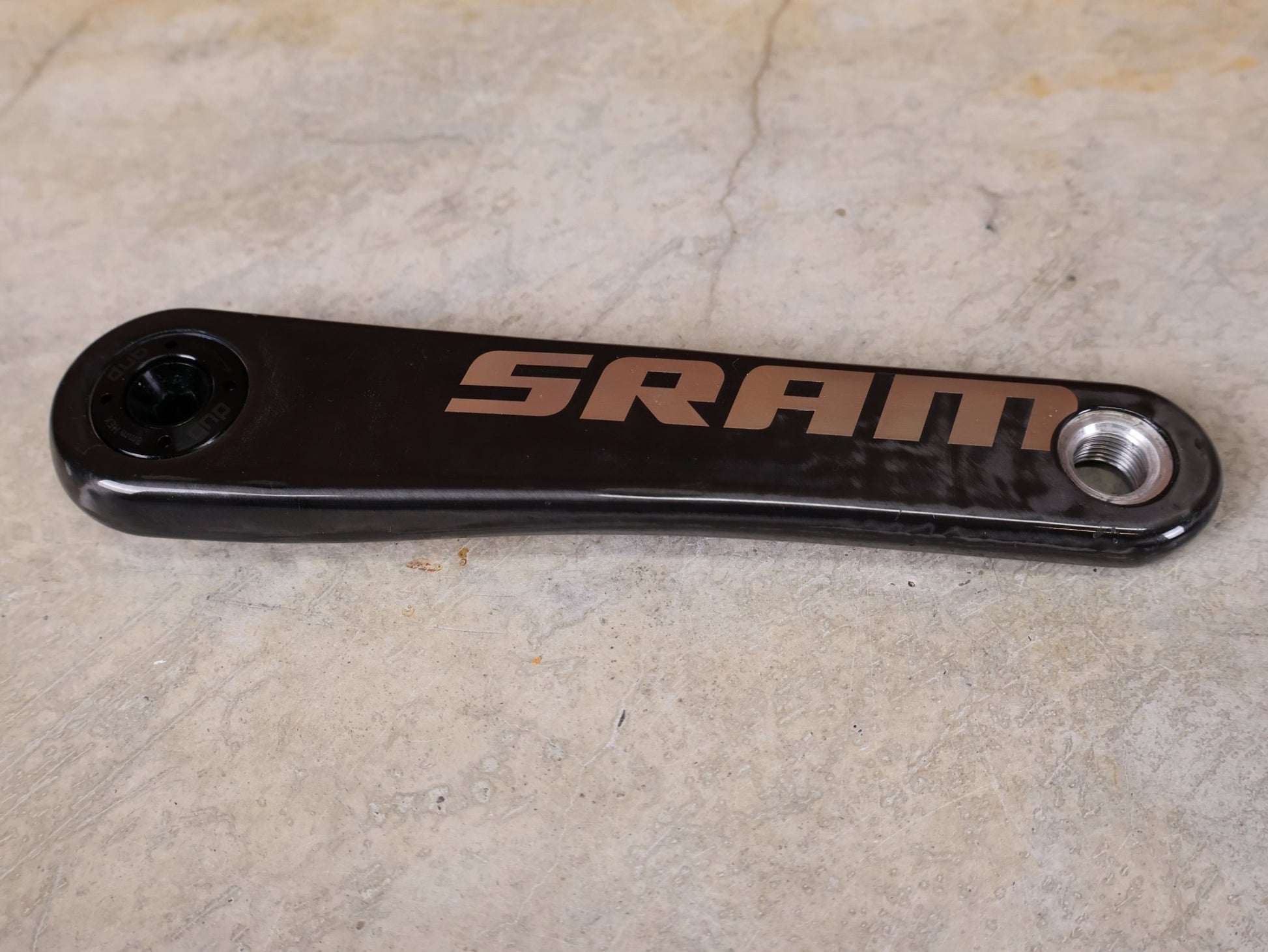 Kurbel von Sram, SRAM RED AXS KURBELARME E1 DUB 8 - BOLT / TEAM EDITION - RACE / 175MM vor USEDBIKES - OB.DE Hintergrund