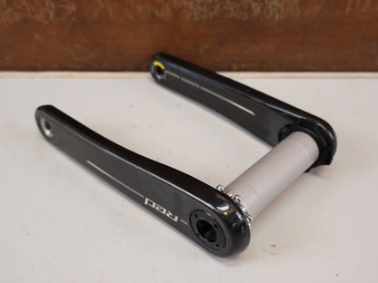 Kurbel von Sram, SRAM RED DUB KURBELARME E1 / 175MM / 8-BOLT / MODELL 2025 / 311G vor USEDBIKES-OB.DE Hintergrund