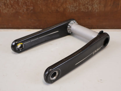 Kurbel von Sram, SRAM RED DUB KURBELARME E1 / 175MM / 8-BOLT / MODELL 2025 / 311G vor USEDBIKES-OB.DE Hintergrund