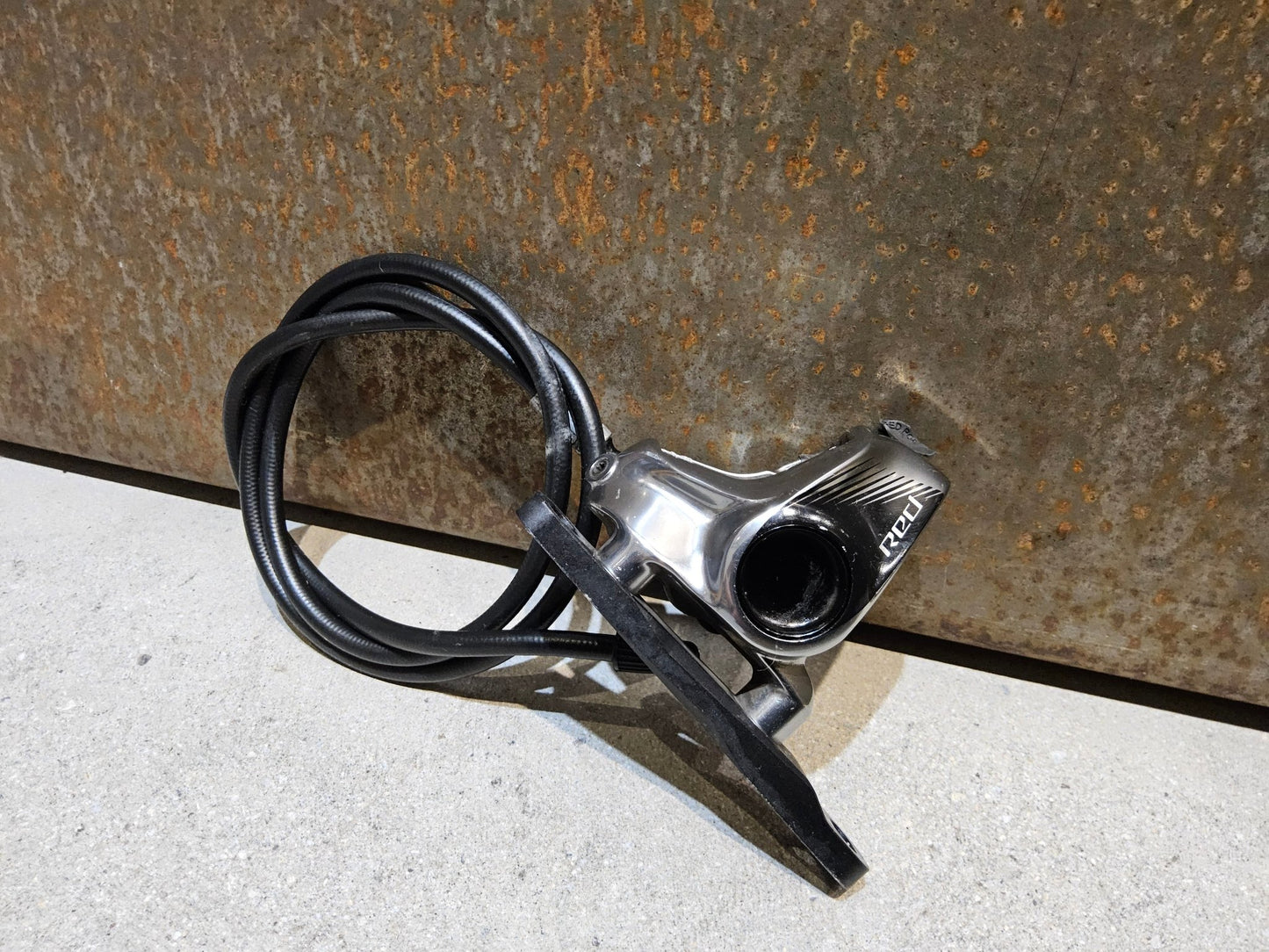 Brems - / Schalthebel von Sram, SRAM RED ETAP 11 FACH BREMS - / SCHALTHEBEL DISC vor USEDBIKES - OB.DE Hintergrund