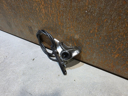 Brems - / Schalthebel von Sram, SRAM RED ETAP 11 FACH BREMS - / SCHALTHEBEL DISC vor USEDBIKES - OB.DE Hintergrund