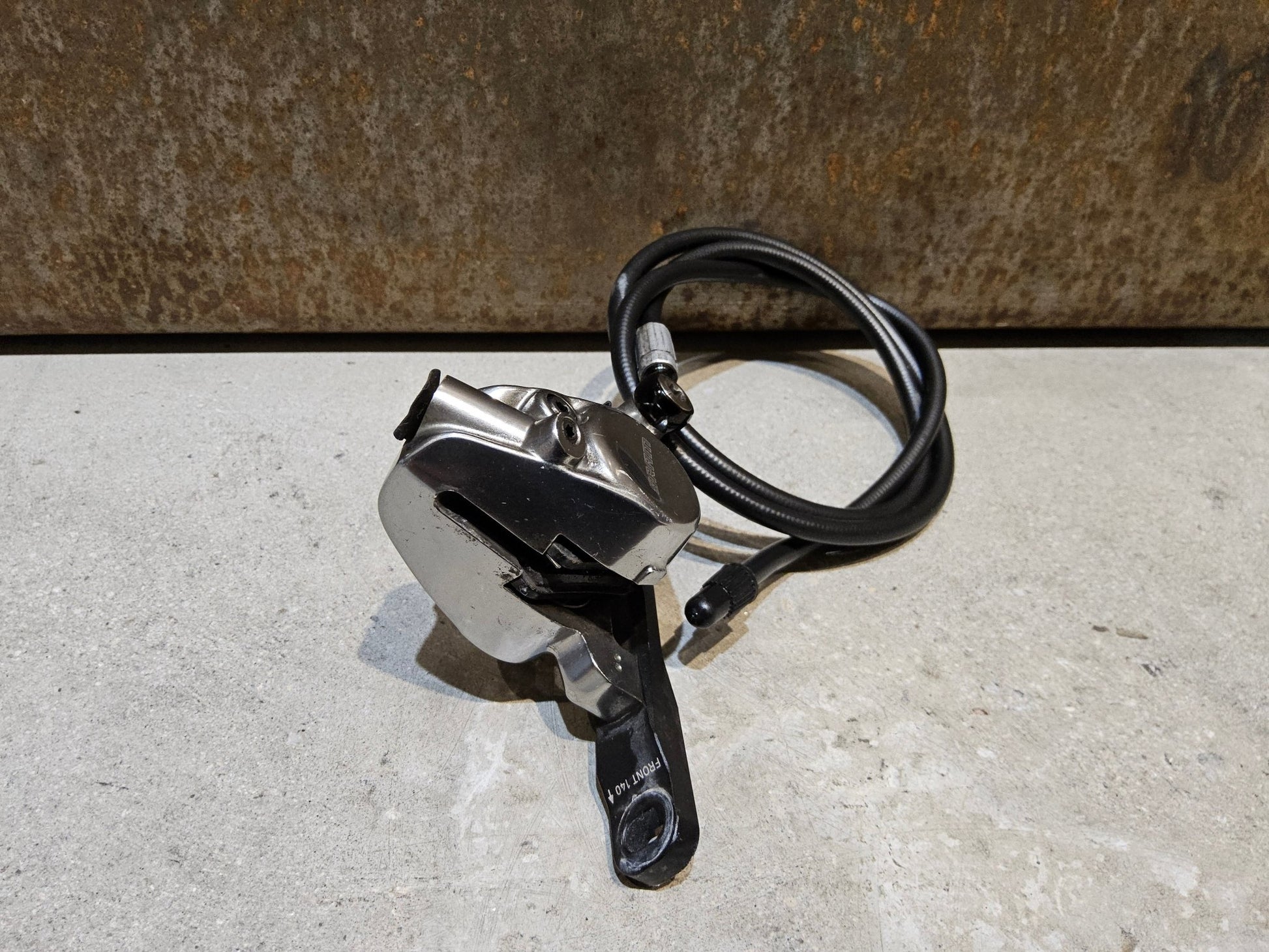 Brems - / Schalthebel von Sram, SRAM RED ETAP 11 FACH BREMS - / SCHALTHEBEL DISC vor USEDBIKES - OB.DE Hintergrund