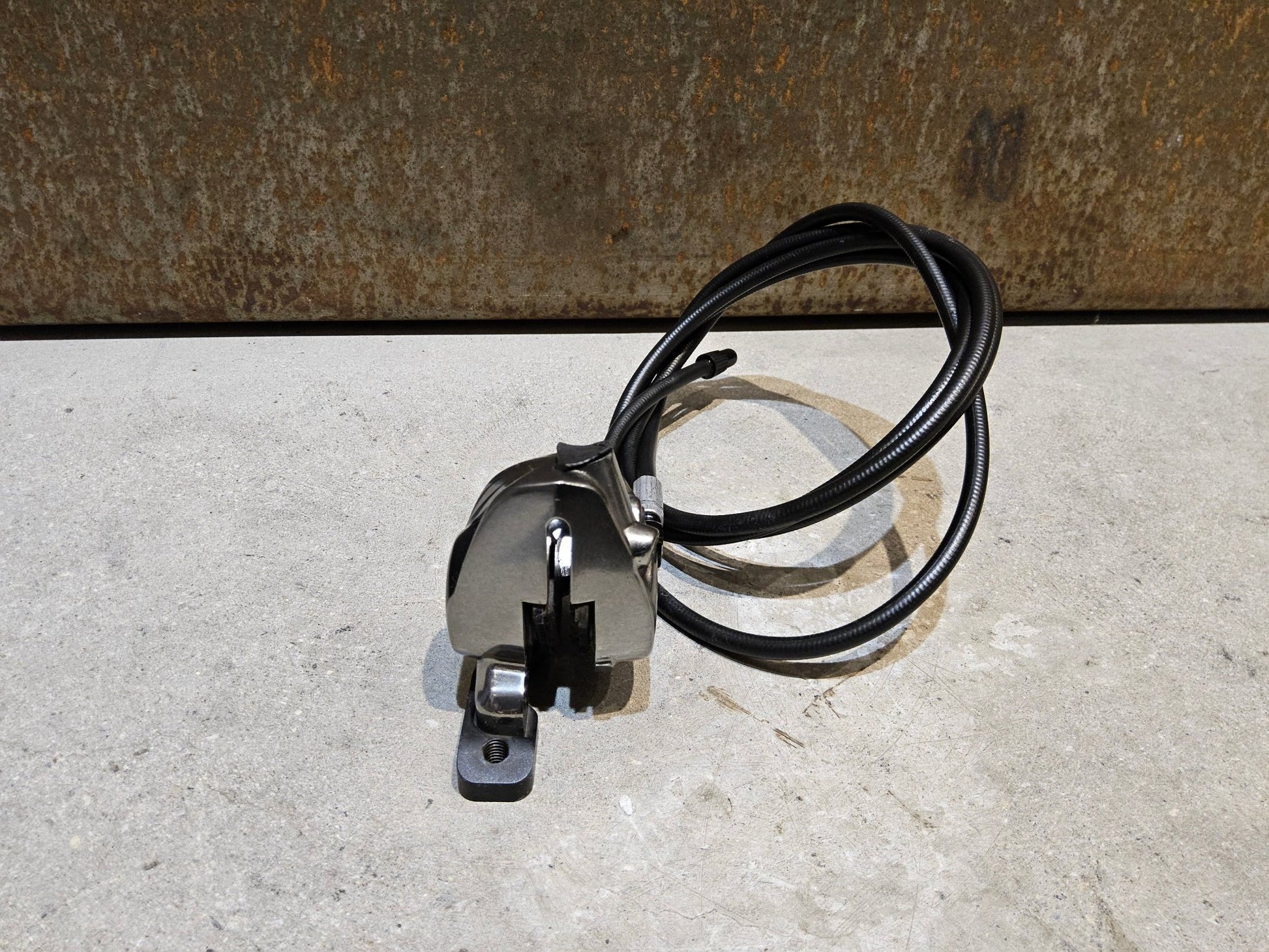 Brems - / Schalthebel von Sram, SRAM RED ETAP 11 FACH BREMS - / SCHALTHEBEL DISC vor USEDBIKES - OB.DE Hintergrund