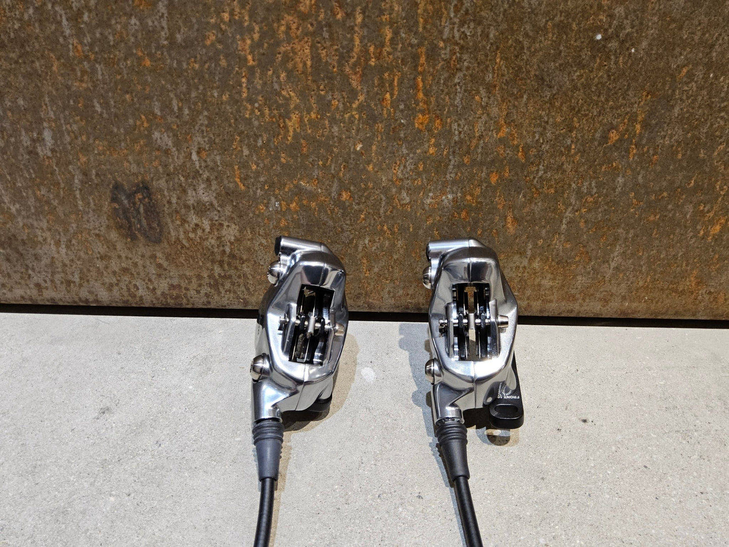 Brems - / Schalthebel von Sram, SRAM RED ETAP AXS BREMS - / SCHALTHEBEL DISC / SET vor USEDBIKES - OB.DE Hintergrund