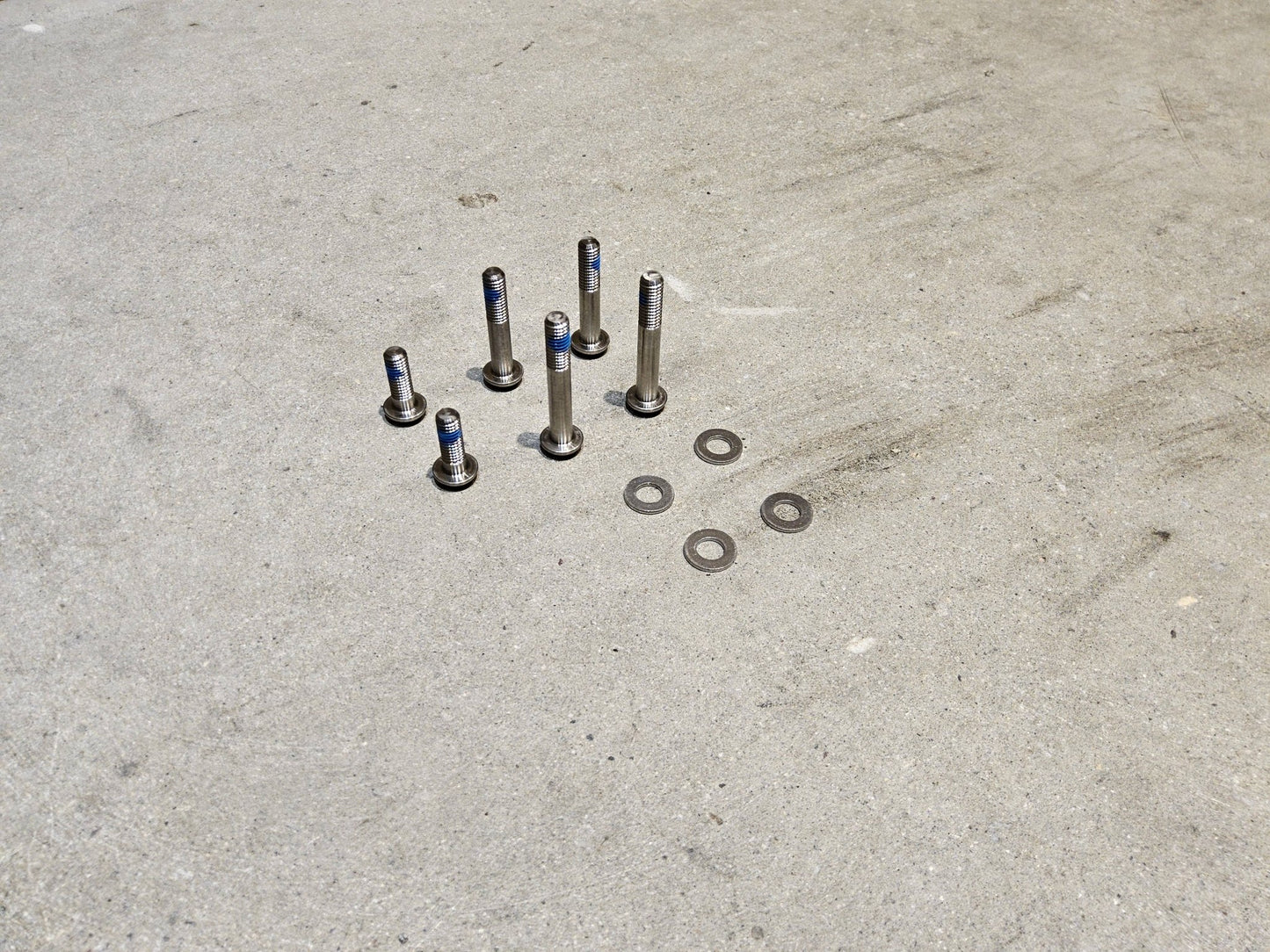 Brems - / Schalthebel von Sram, SRAM RED ETAP AXS BREMS - / SCHALTHEBEL DISC / SET vor USEDBIKES - OB.DE Hintergrund