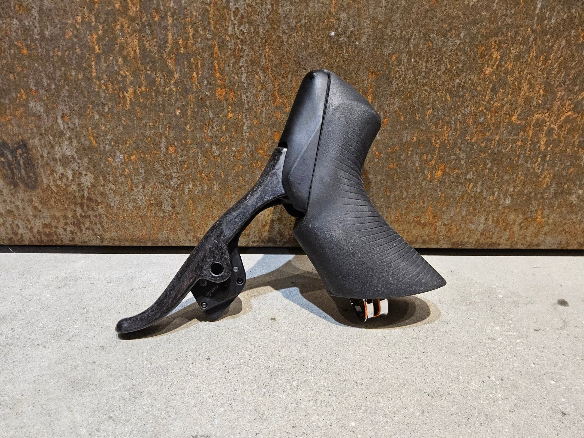 Brems - / Schalthebel von Sram, SRAM RED ETAP AXS BREMS - / SCHALTHEBEL DISC / SET vor USEDBIKES - OB.DE Hintergrund
