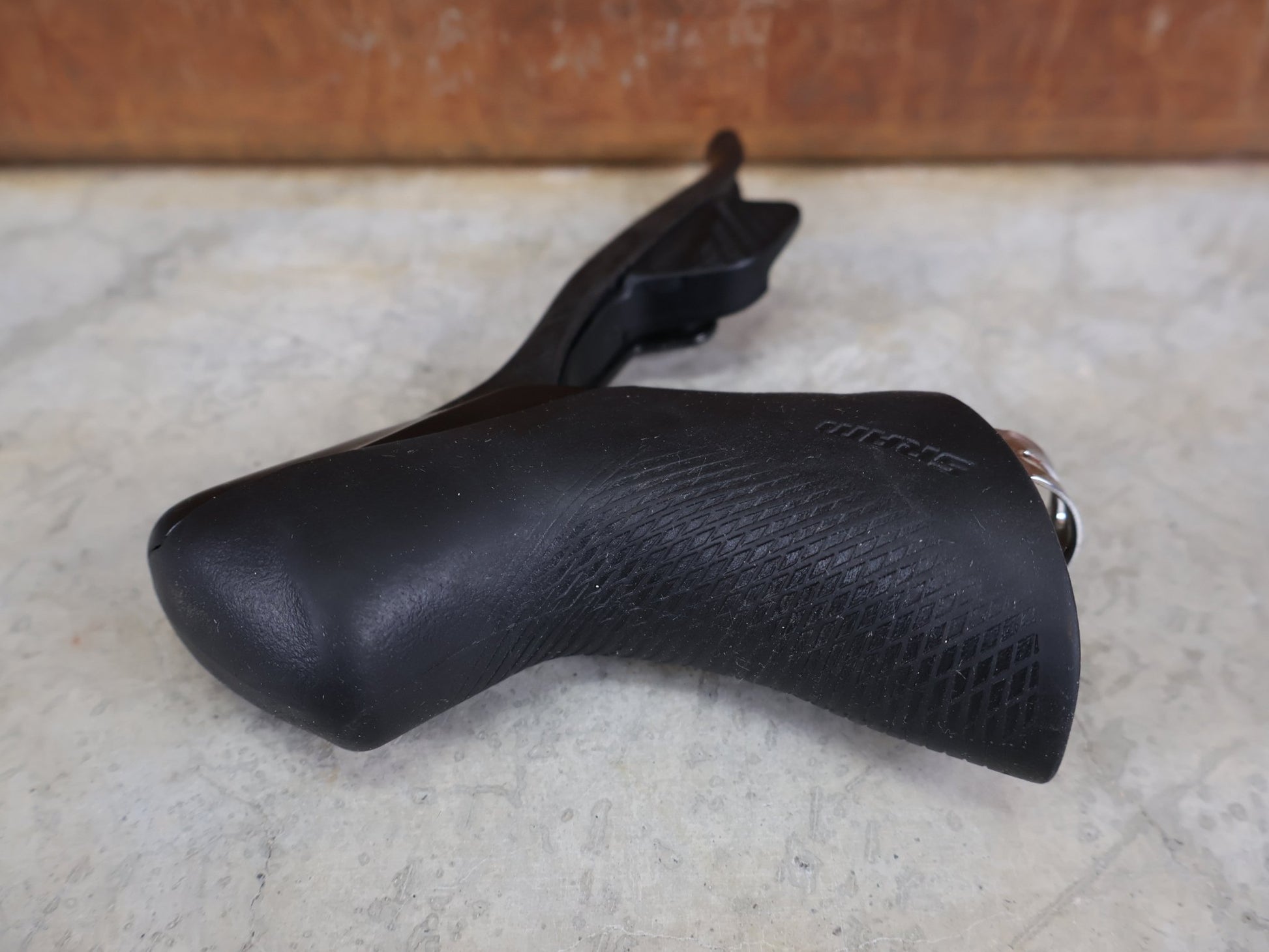 Brems - / Schalthebel von Sram, SRAM RED ETAP AXS BREMS - / SCHALTHEBEL DISC / TEAM EDITION - RACE / SET vor USEDBIKES - OB.DE Hintergrund