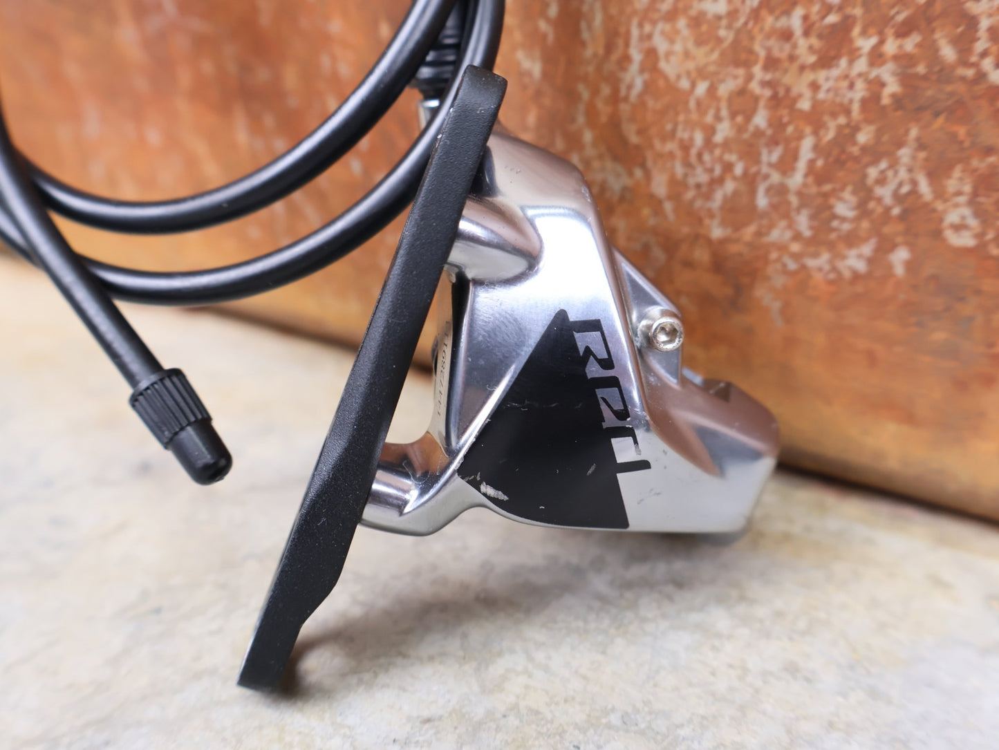 Brems - / Schalthebel von Sram, SRAM RED ETAP AXS BREMS - / SCHALTHEBEL DISC / TEAM EDITION - RACE / SET vor USEDBIKES - OB.DE Hintergrund