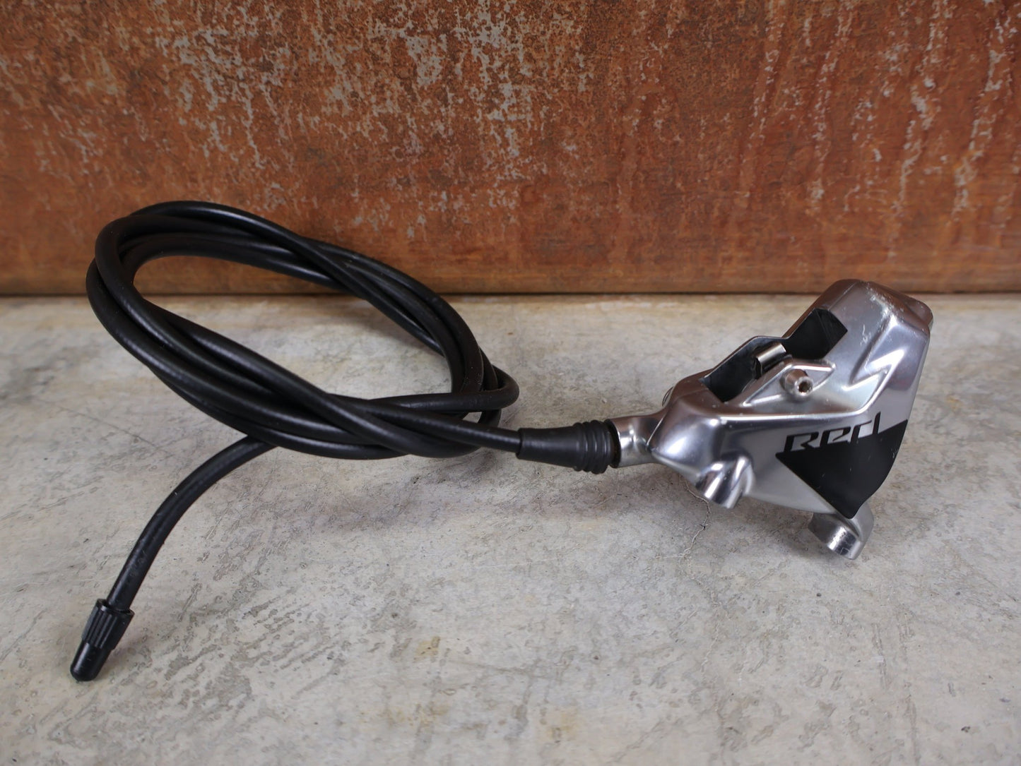 Brems - / Schalthebel von Sram, SRAM RED ETAP AXS BREMS - / SCHALTHEBEL DISC / TEAM EDITION - RACE / SET vor USEDBIKES - OB.DE Hintergrund