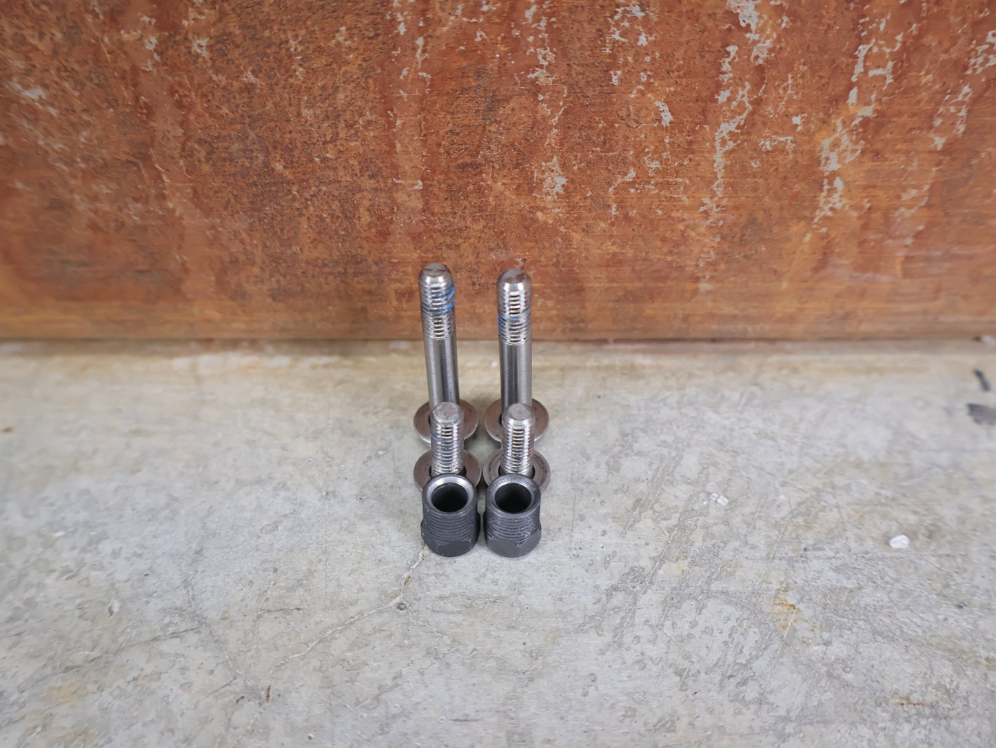 Brems - / Schalthebel von Sram, SRAM RED ETAP AXS BREMS - / SCHALTHEBEL DISC / TEAM EDITION - RACE / SET vor USEDBIKES - OB.DE Hintergrund