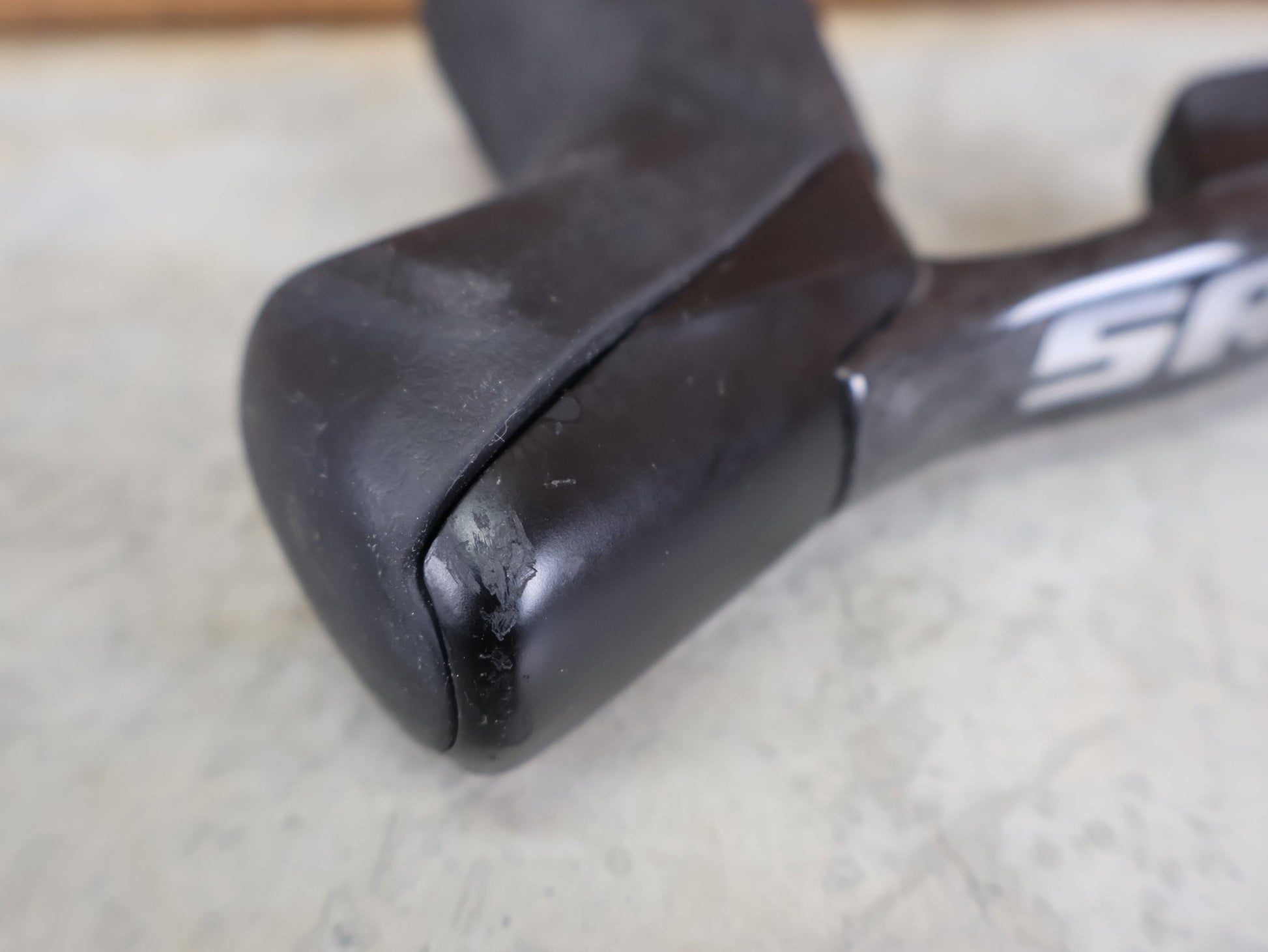 Brems - / Schalthebel von Sram, SRAM RED ETAP AXS BREMS - / SCHALTHEBEL DISC / TEAM EDITION - RACE / SET vor USEDBIKES - OB.DE Hintergrund