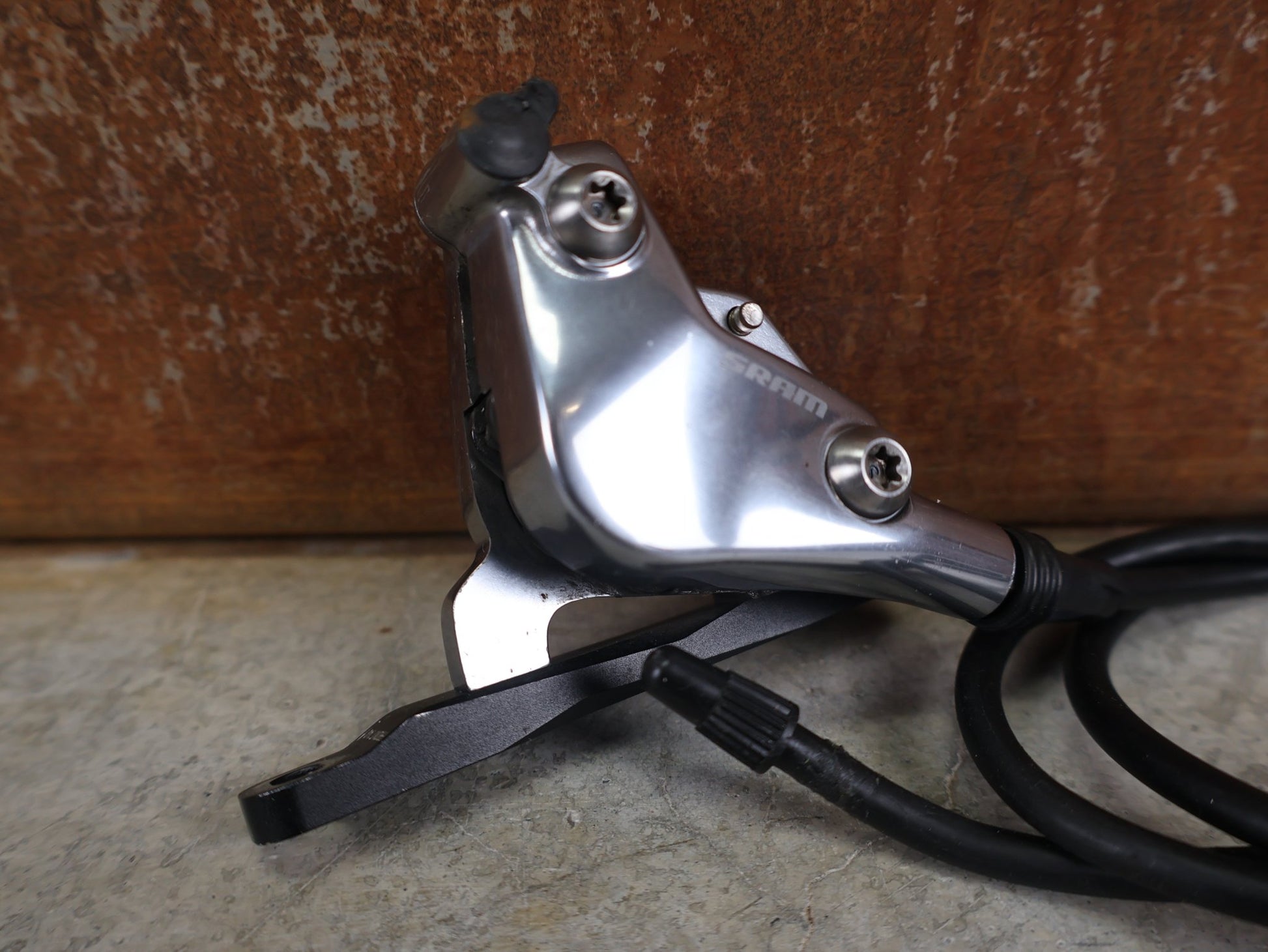 Brems - / Schalthebel von Sram, SRAM RED ETAP AXS BREMS - / SCHALTHEBEL DISC / TEAM EDITION - RACE / SET vor USEDBIKES - OB.DE Hintergrund