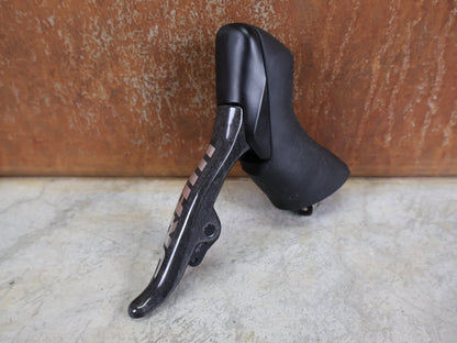 Brems - / Schalthebel von Sram, SRAM RED ETAP AXS BREMS - / SCHALTHEBEL DISC / TEAM EDITION - RACE / SET vor USEDBIKES - OB.DE Hintergrund