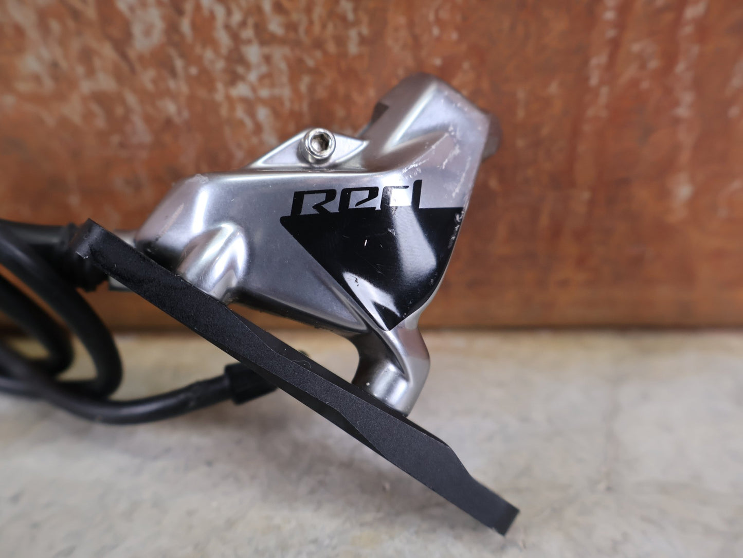 Brems - / Schalthebel von Sram, SRAM RED ETAP AXS BREMS - / SCHALTHEBEL DISC / TEAM EDITION - RACE / SET vor USEDBIKES - OB.DE Hintergrund