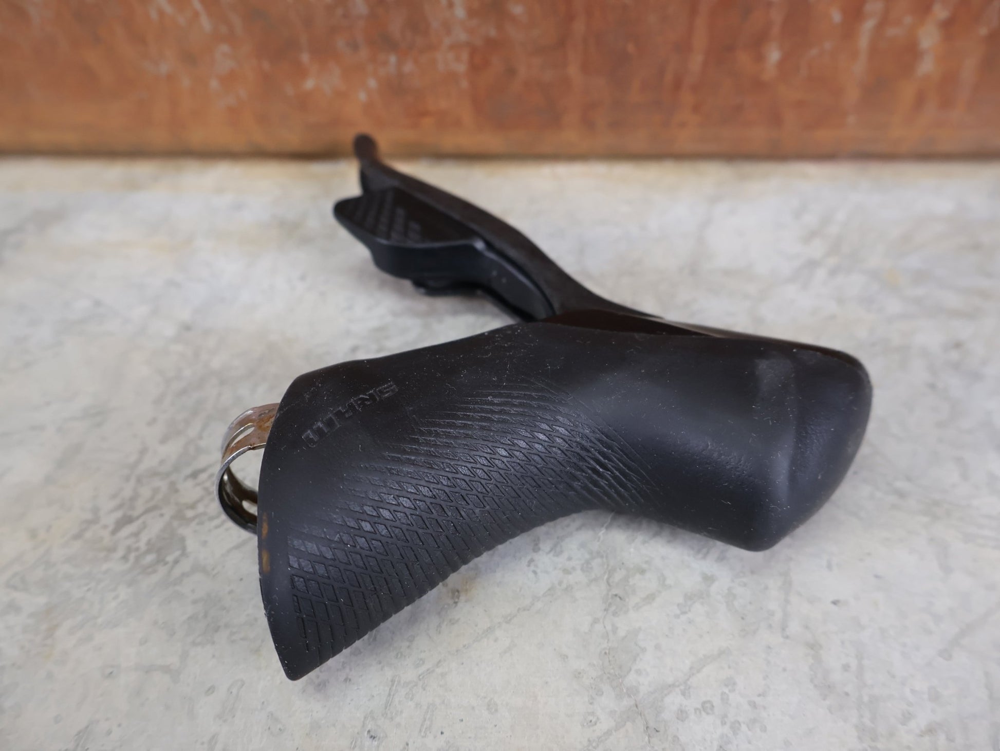 Brems - / Schalthebel von Sram, SRAM RED ETAP AXS BREMS - / SCHALTHEBEL DISC / TEAM EDITION - RACE / SET vor USEDBIKES - OB.DE Hintergrund