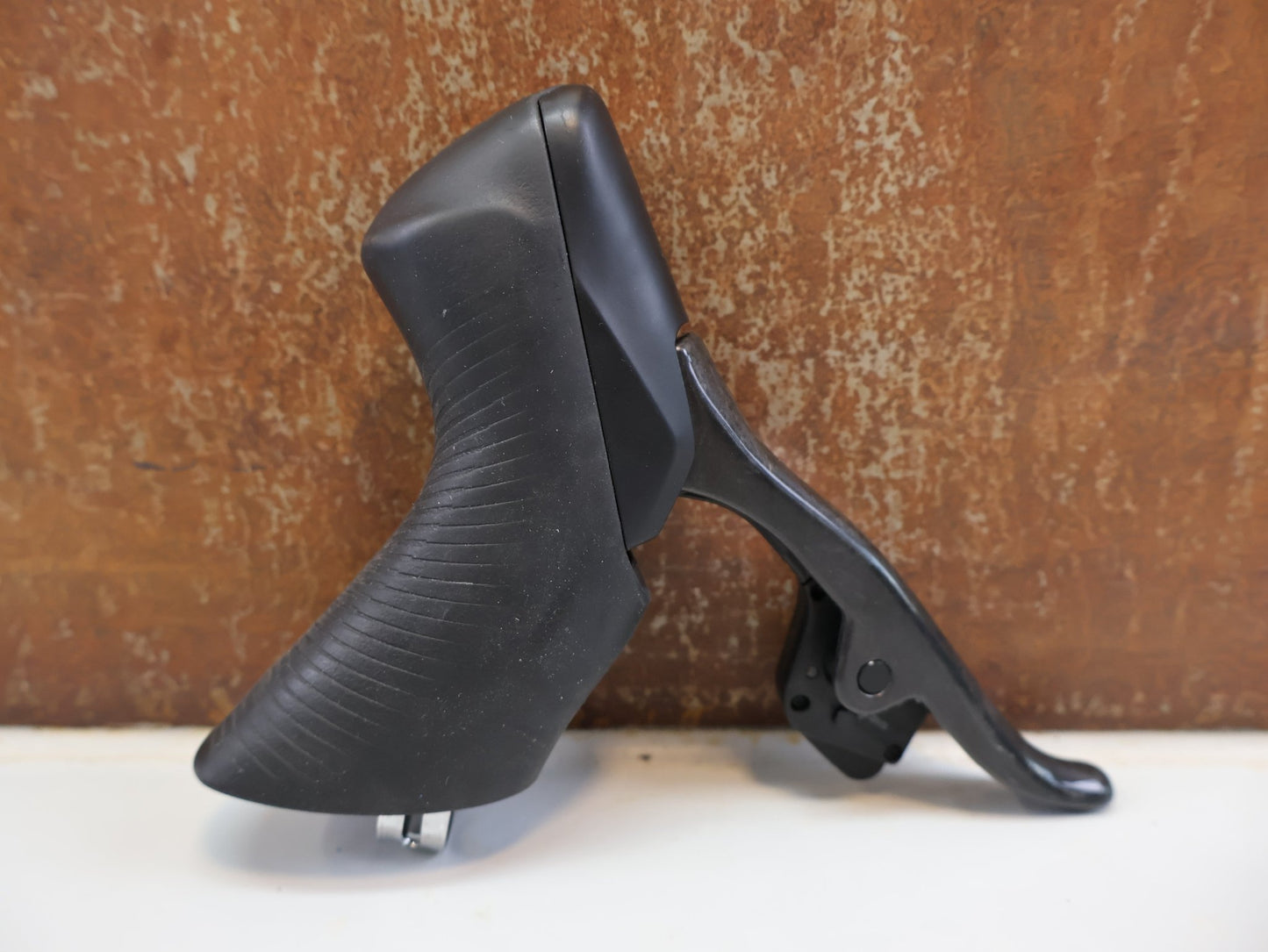 Brems - / Schalthebel von Sram, SRAM RED ETAP AXS D1 SCHALT - / BREMSHEBEL 2X12 - FACH / DISC / CARBON / INKL. BREMSSÄTTEL vor USEDBIKES - OB.DE Hintergrund