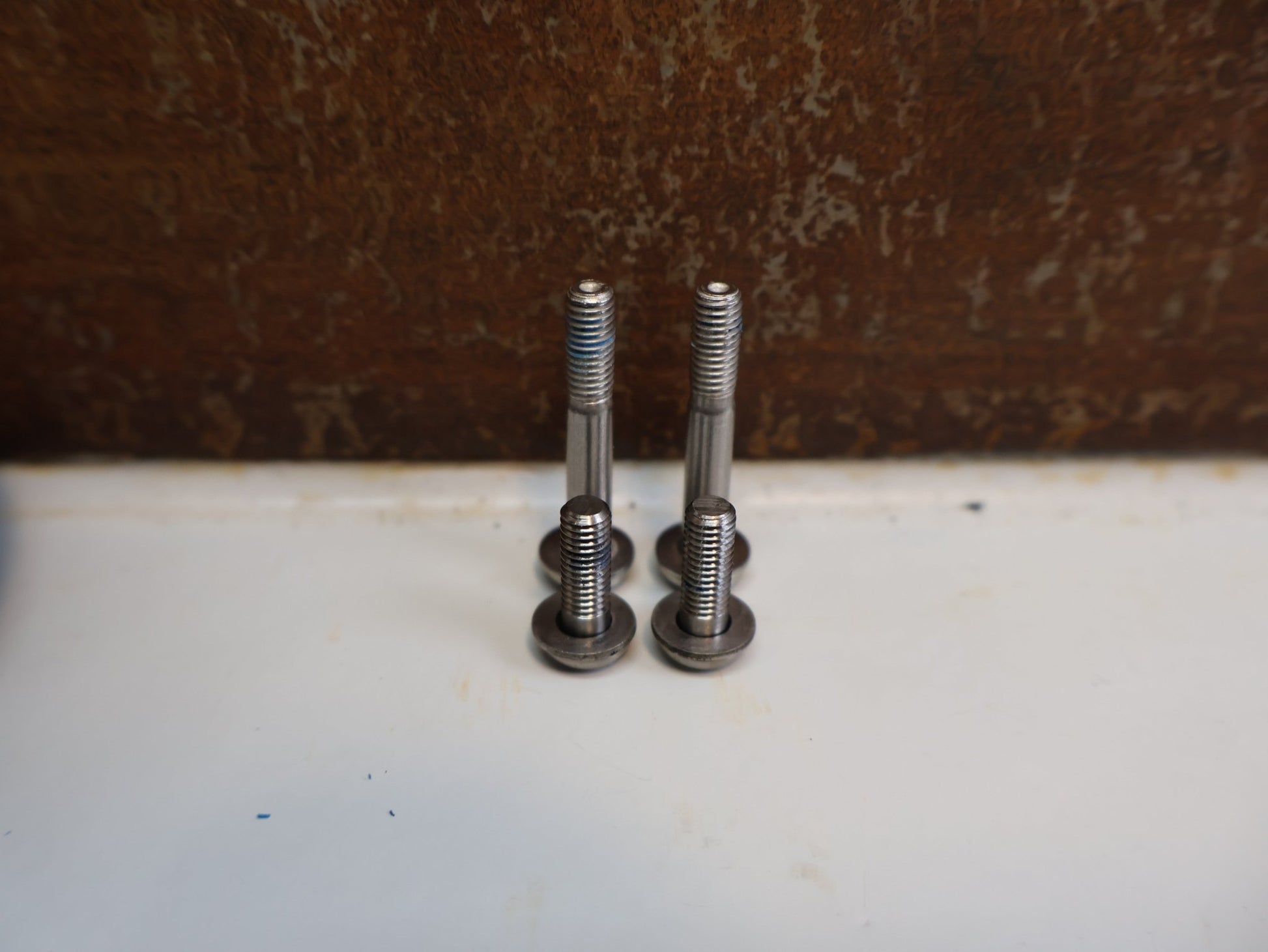 Brems - / Schalthebel von Sram, SRAM RED ETAP AXS D1 SCHALT - / BREMSHEBEL 2X12 - FACH / DISC / CARBON / INKL. BREMSSÄTTEL vor USEDBIKES - OB.DE Hintergrund