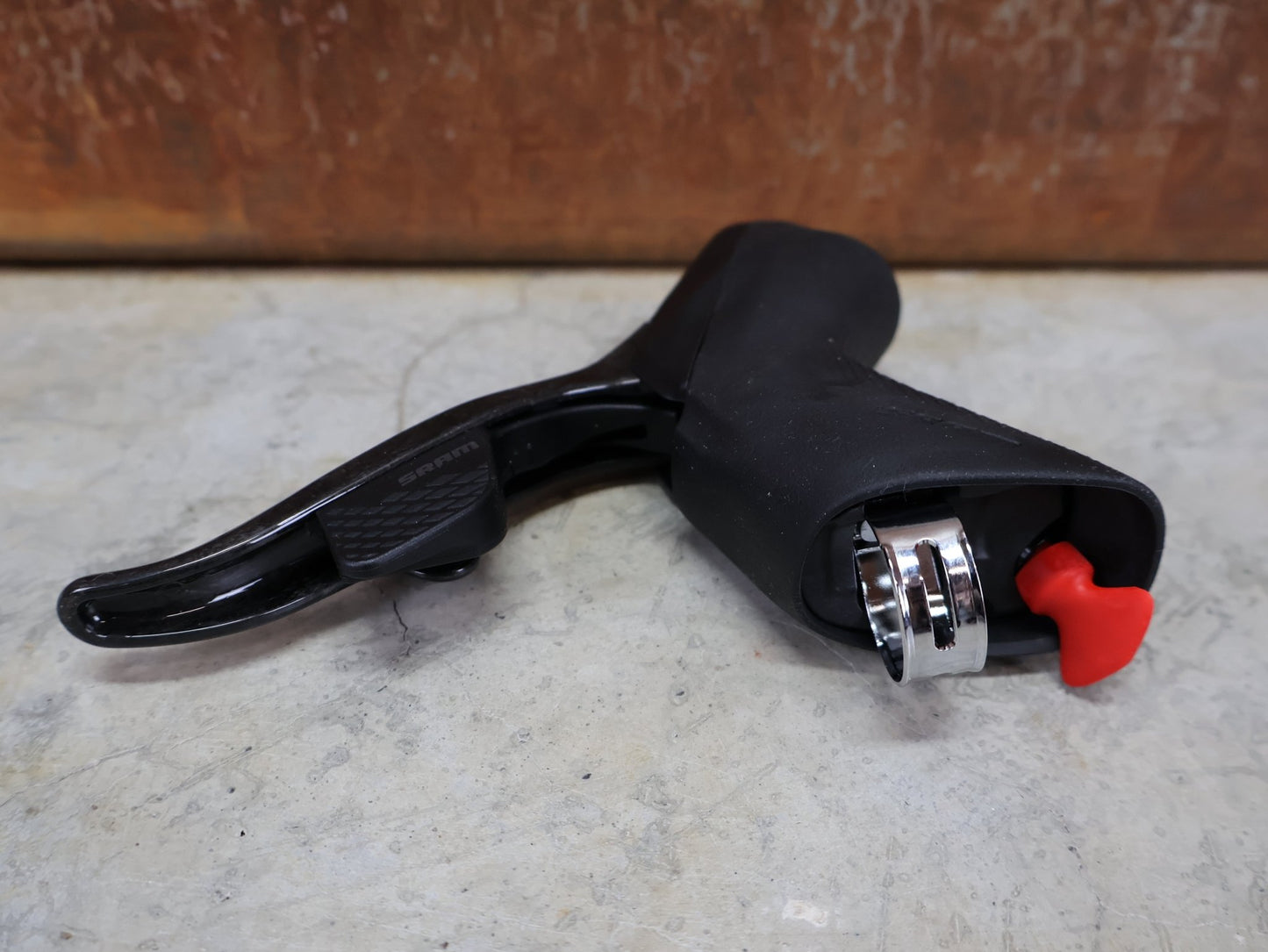 Brems - / Schalthebel von Sram, SRAM – RED ETAP AXS D1 SCHALT - /BREMSHEBEL TEAM - EDITION / 12 - FACH/ LINKS vor USEDBIKES - OB.DE Hintergrund