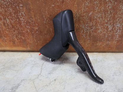 Brems - / Schalthebel von Sram, SRAM – RED ETAP AXS D1 SCHALT - /BREMSHEBEL TEAM - EDITION / 12 - FACH/ LINKS vor USEDBIKES - OB.DE Hintergrund