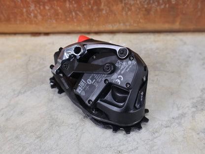 Schaltungsteile von Sram, SRAM RED ETAP AXS D1 SCHALTWERK 12 - FACH – KURZ – 33T / ROAD vor USEDBIKES - OB.DE Hintergrund