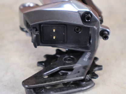 Schaltungsteile von Sram, SRAM RED ETAP AXS D1 SCHALTWERK 12 - FACH – KURZ – 33T / ROAD vor USEDBIKES - OB.DE Hintergrund