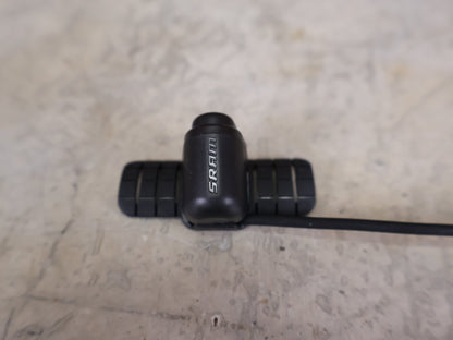 Zubehör von Sram, SRAM RED eTap AXS MULTICLICS – ZUSATZ - SCHALTKNÖPFE / 450MM vor USEDBIKES - OB.DE Hintergrund