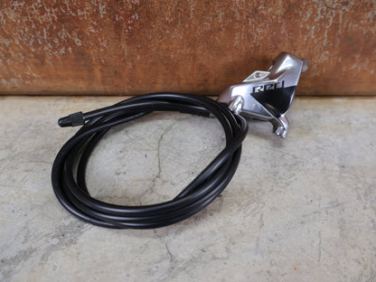 Brems - / Schalthebel von Sram, SRAM RED ETAP AXS / SCHALT - BREMSHEBEL - SET / 12 - FACH / CARBON / DISC vor USEDBIKES - OB.DE Hintergrund