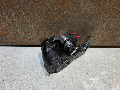 Schaltungsteile von Sram, SRAM RED ETAP AXS SCHALTWERK 12 FACH D1 / 33T vor USEDBIKES - OB.DE Hintergrund