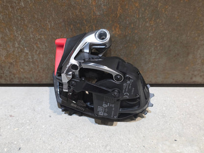 Schaltungsteile von Sram, SRAM RED ETAP AXS SCHALTWERK 12 FACH D1 / 33T vor USEDBIKES - OB.DE Hintergrund