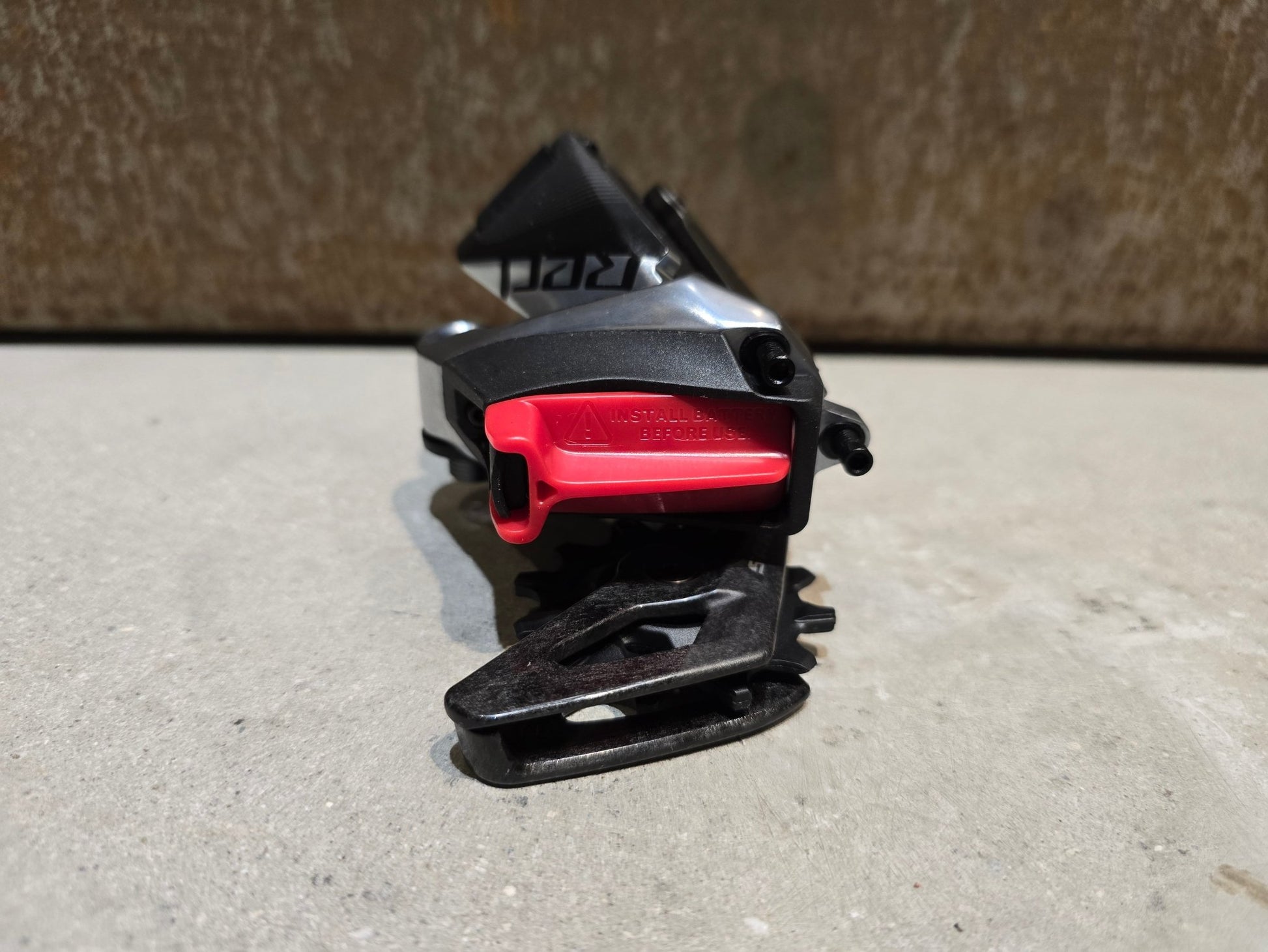 Schaltungsteile von Sram, SRAM RED ETAP AXS SCHALTWERK 12 FACH D1 / 33T in variant_title vor USEDBIKES - OB.DE Hintergrund