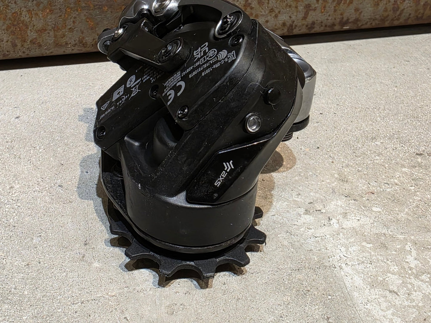 Schaltungsteile von Sram, SRAM RED ETAP AXS SCHALTWERK 12 FACH D1 / 33T vor USEDBIKES - OB.DE Hintergrund