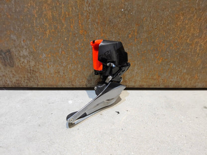 Schaltungsteile von Sram, SRAM RED ETAP AXS UMWERFER 12 FACH vor USEDBIKES - OB.DE Hintergrund