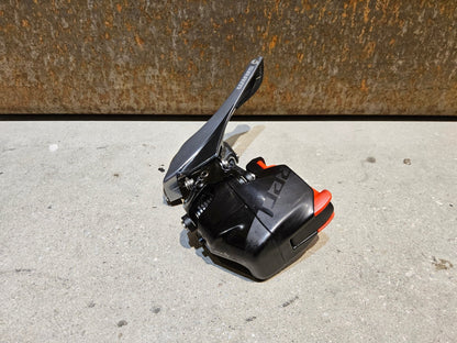 Schaltungsteile von Sram, SRAM RED ETAP AXS UMWERFER 12 FACH vor USEDBIKES - OB.DE Hintergrund