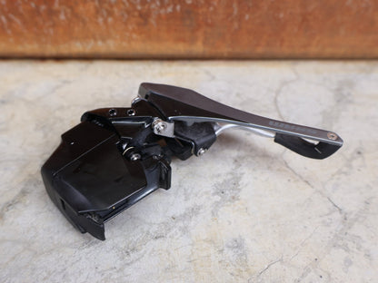 Schaltungsteile von Sram, SRAM RED ETAP D1 AXS UMWERFER 12 FACH ANLÖT vor USEDBIKES - OB.DE Hintergrund