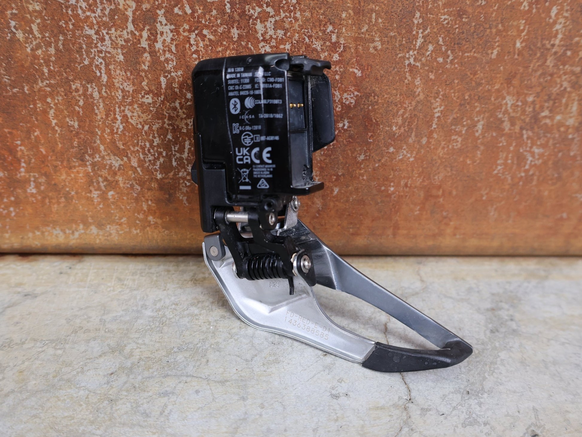 Schaltungsteile von Sram, SRAM RED ETAP D1 AXS UMWERFER 12 FACH ANLÖT vor USEDBIKES - OB.DE Hintergrund