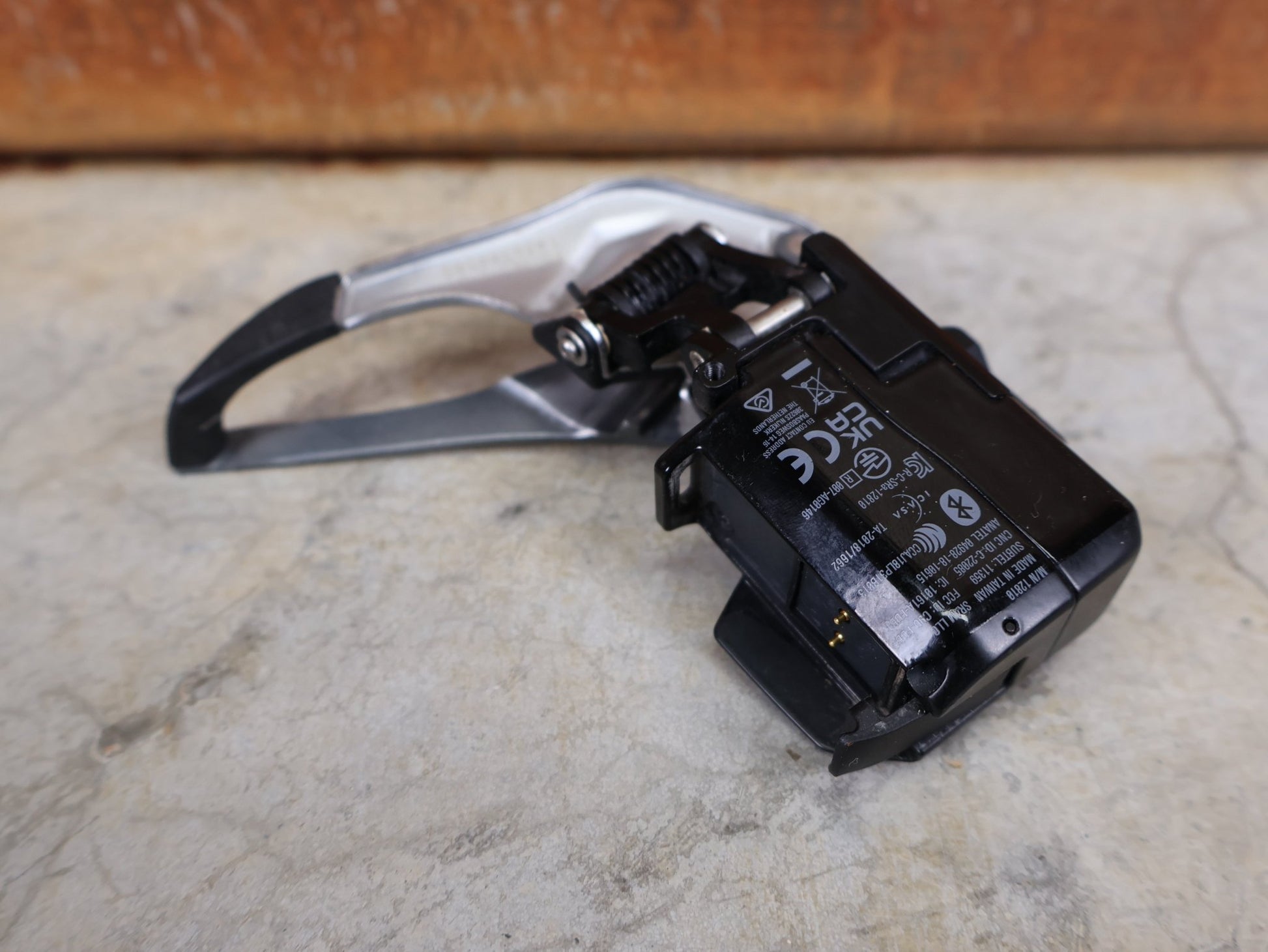 Schaltungsteile von Sram, SRAM RED ETAP D1 AXS UMWERFER 12 FACH ANLÖT vor USEDBIKES - OB.DE Hintergrund