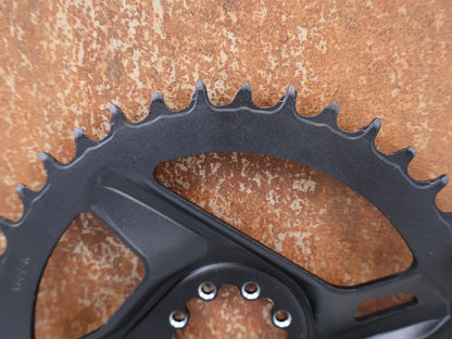 Kettenblatt von Sram, SRAM RED FORCE X-SYNC ROAD DIRECT MOUNT KETTENBLATT 40Z / 1-SPEED vor USEDBIKES-OB.DE Hintergrund