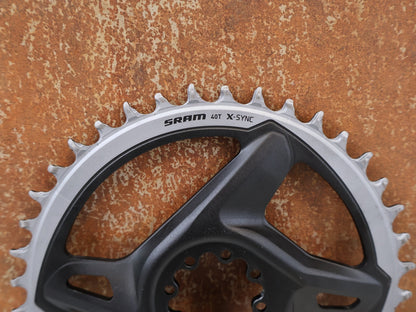 Kettenblatt von Sram, SRAM RED FORCE X-SYNC ROAD DIRECT MOUNT KETTENBLATT 40Z / 1-SPEED vor USEDBIKES-OB.DE Hintergrund