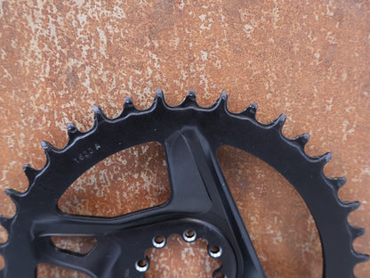 Kettenblatt von Sram, SRAM RED FORCE X-SYNC ROAD DIRECT MOUNT KETTENBLATT 40Z / 1-SPEED vor USEDBIKES-OB.DE Hintergrund