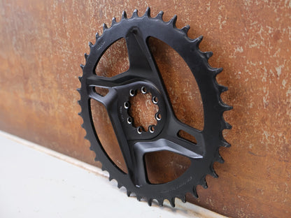 Kettenblatt von Sram, SRAM RED FORCE X-SYNC ROAD DIRECT MOUNT KETTENBLATT 40Z / 1-SPEED vor USEDBIKES-OB.DE Hintergrund