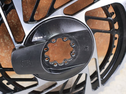 Kettenblatt von Sram, SRAM RED QUARQ AXS POWERMETER KIT 8 - BOLT SPIDER 2X12 54/41 ZÄHNE / BASTLERWARE vor USEDBIKES - OB.DE Hintergrund