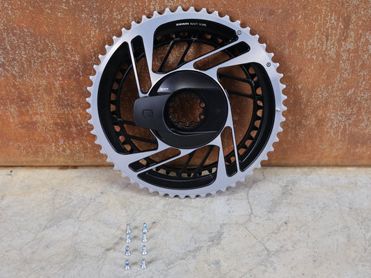 Kettenblatt von Sram, SRAM RED QUARQ AXS POWERMETER KIT 8 - BOLT SPIDER 2X12 54/41 ZÄHNE vor USEDBIKES - OB.DE Hintergrund