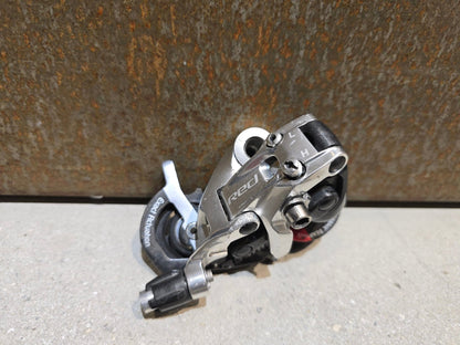 Schaltgruppen von Sram, SRAM RED SCHALTGRUPPE FELGENBREMSE FD / RD / SHIFTER 2 X 10 FACH in variant_title vor USEDBIKES - OB.DE Hintergrund